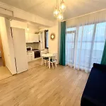 Solid Mamaia