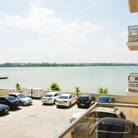 Solid Apartment Mamaia
