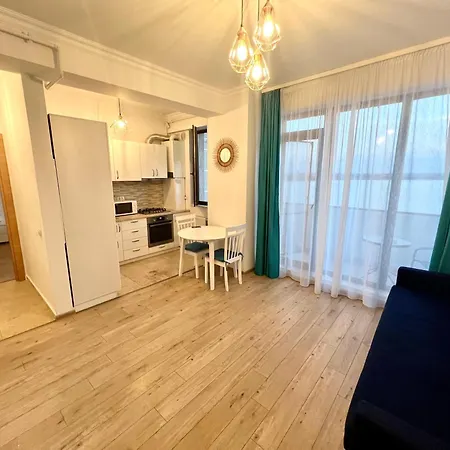 Solid Mamaia